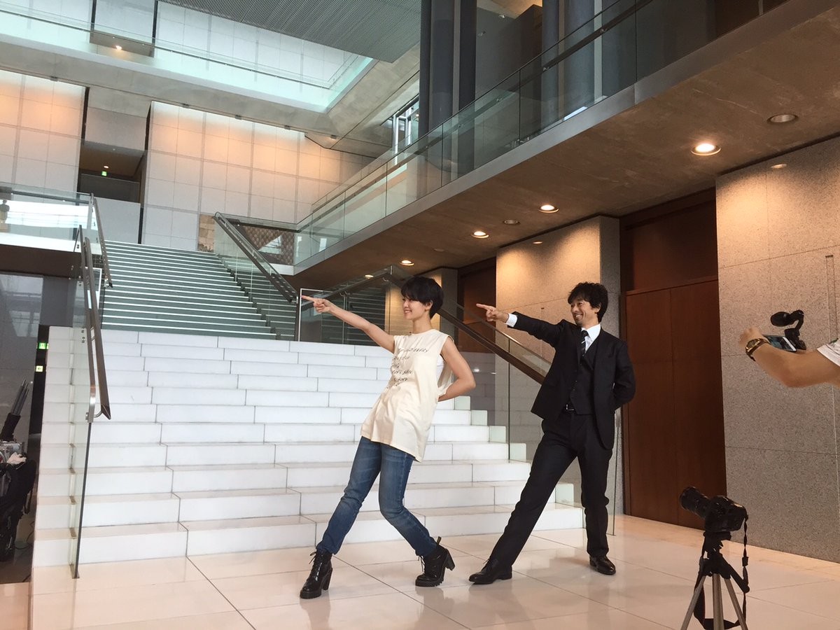 『グ・ラ・メ!』でダンスを披露する剛力彩芽と滝藤賢一