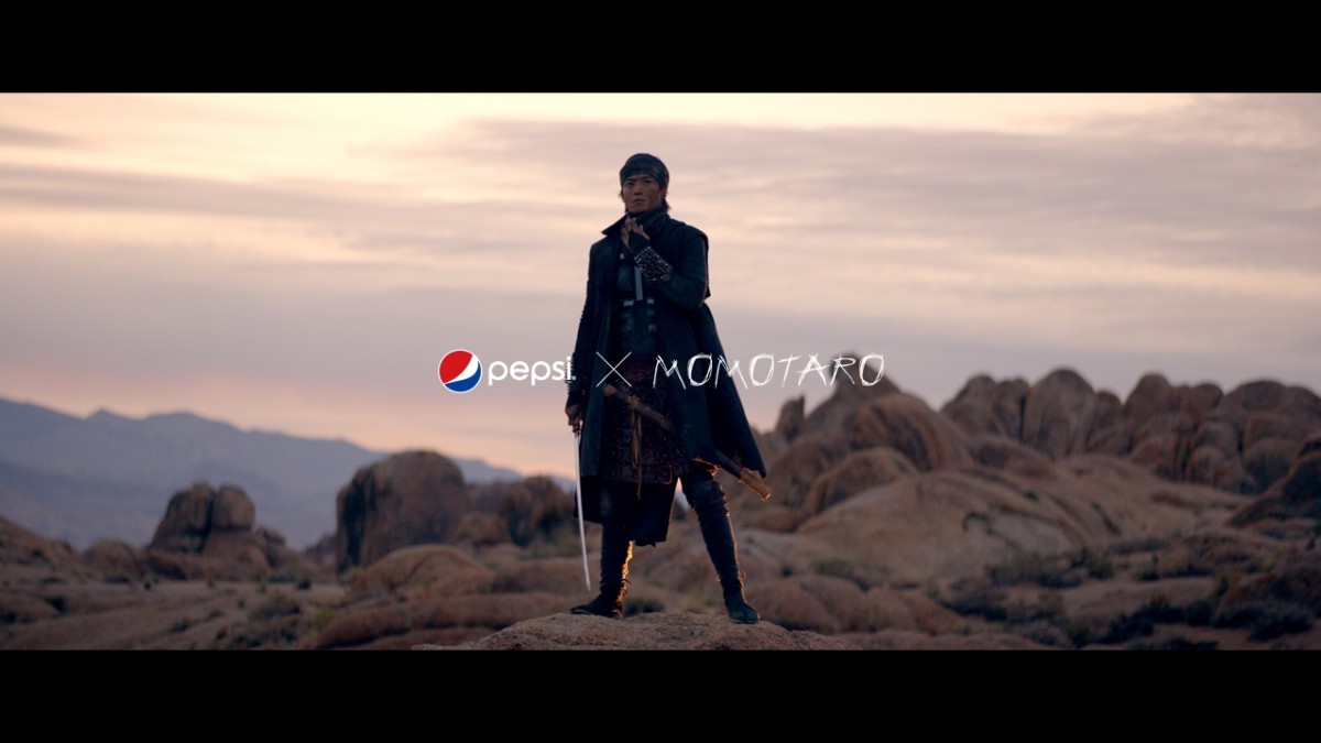 ジュード・ロウ 『ペプシ』CM “オニ” 役で出演！ 小栗旬と真っ向勝負