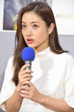 NHKスペシャル『ドラマ戦艦武蔵』会見に出席した石原さとみ