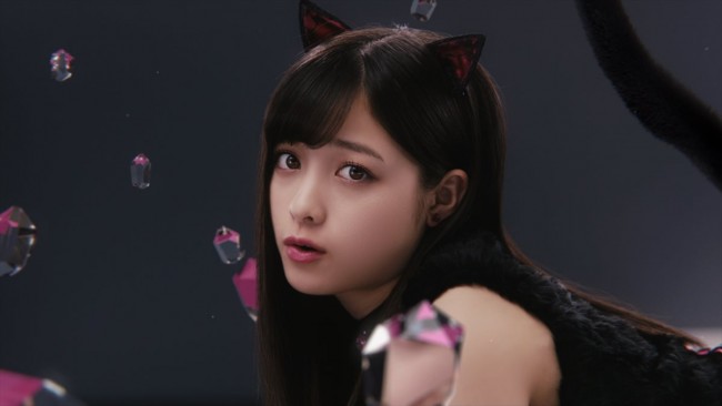 橋本環奈、「リップベビークレヨン リップ&アイ」CMで黒猫に!