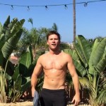 S・イーストウッド＆C・プラットらが腕立て伏せチャレンジ　退役軍人をサポート　