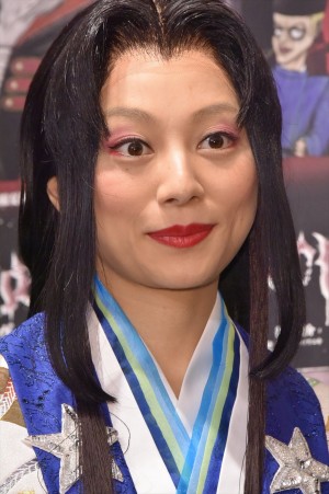 小池栄子『Vamp Bamboo Burn～ヴァン！バン！バーン！～』囲み取材にて