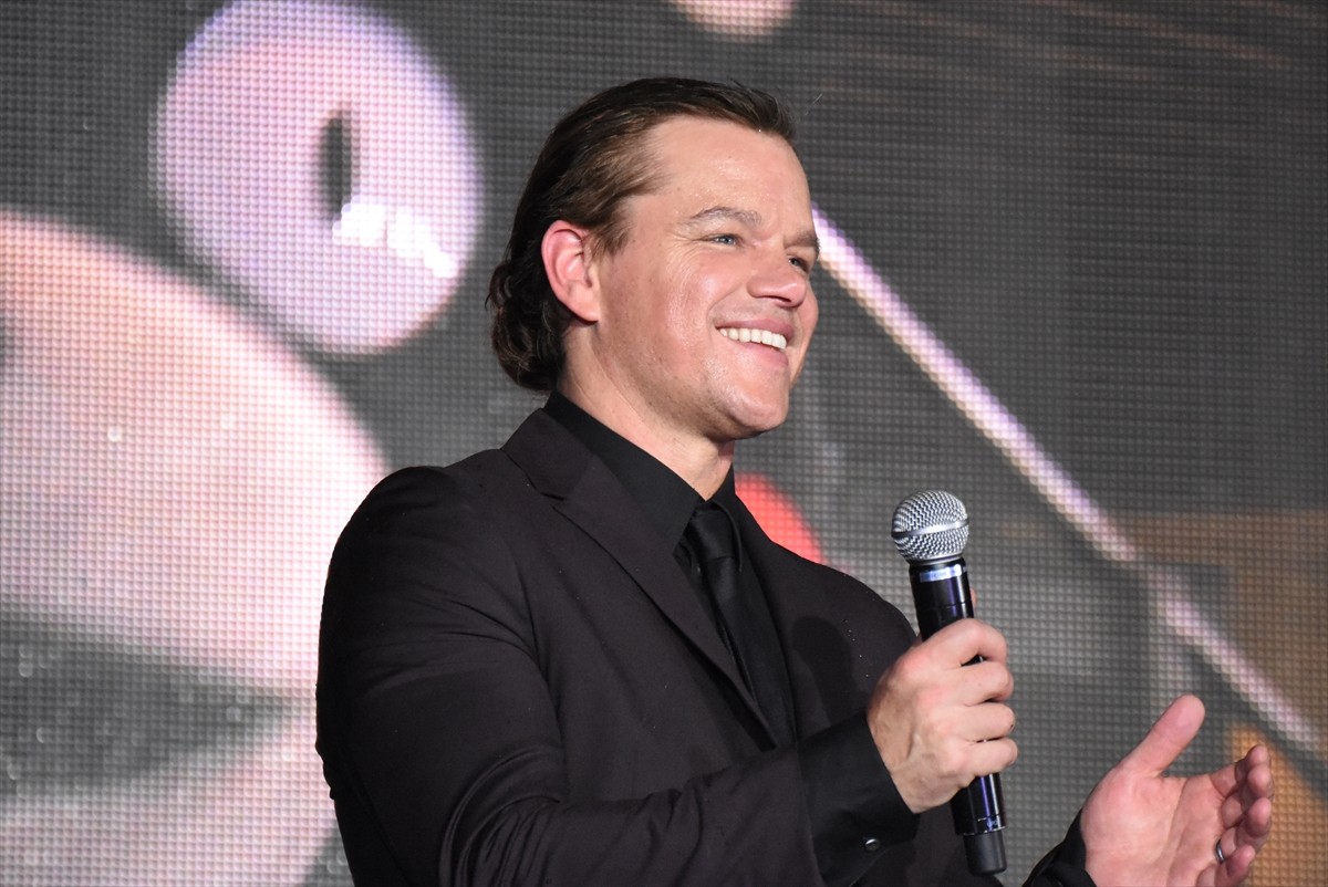 マット・デイモンとくまモン、日米の人気“モン”が初対面　異色のツーショット実現