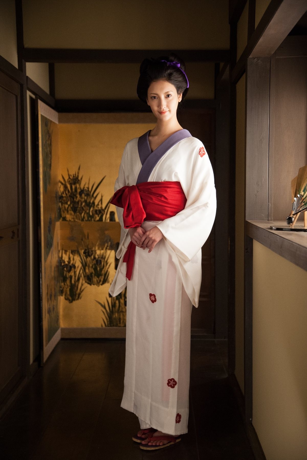 菜々緒、艶やかな七変化披露　初めて「なで肩でよかった」