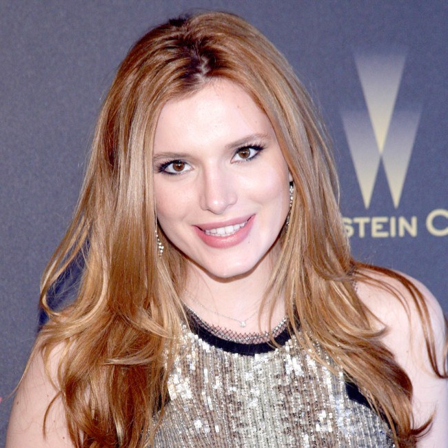 プロフィール用　ベラ・ソーン、Bella Thorne