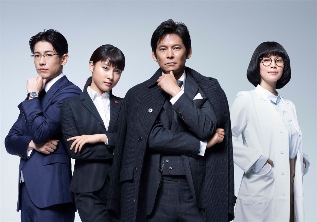 ドラマ『IQ246~華麗なる事件簿~』で共演する織田裕二、土屋太鳳、ディーン・フジオカ、中谷美紀
