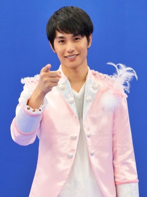 中村蒼、本格コメディに初挑戦 “偽アイドル”として歌って踊る刑事役に