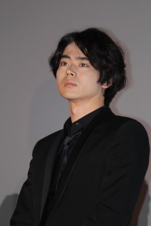 菅田将暉、『何者』完成披露舞台挨拶にて