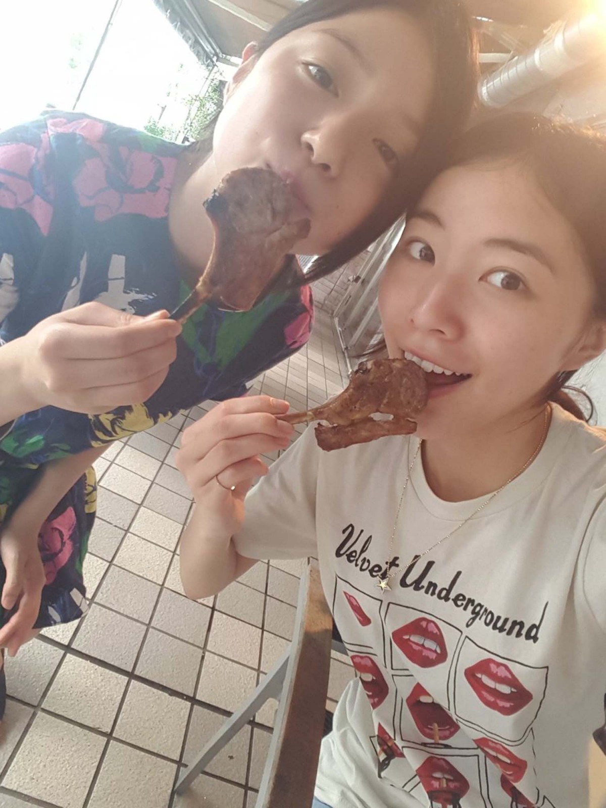 川島海荷とSKE48・松井珠理奈が2人だけのBBQ