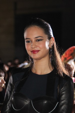 『キング・オブ・エジプト』ジャパンプレミアに登場したコートニー・イートン