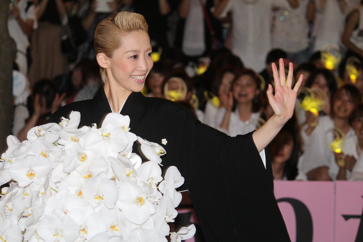 宝塚月組トップスター・龍真咲「一片の悔いもありません」笑顔で退団