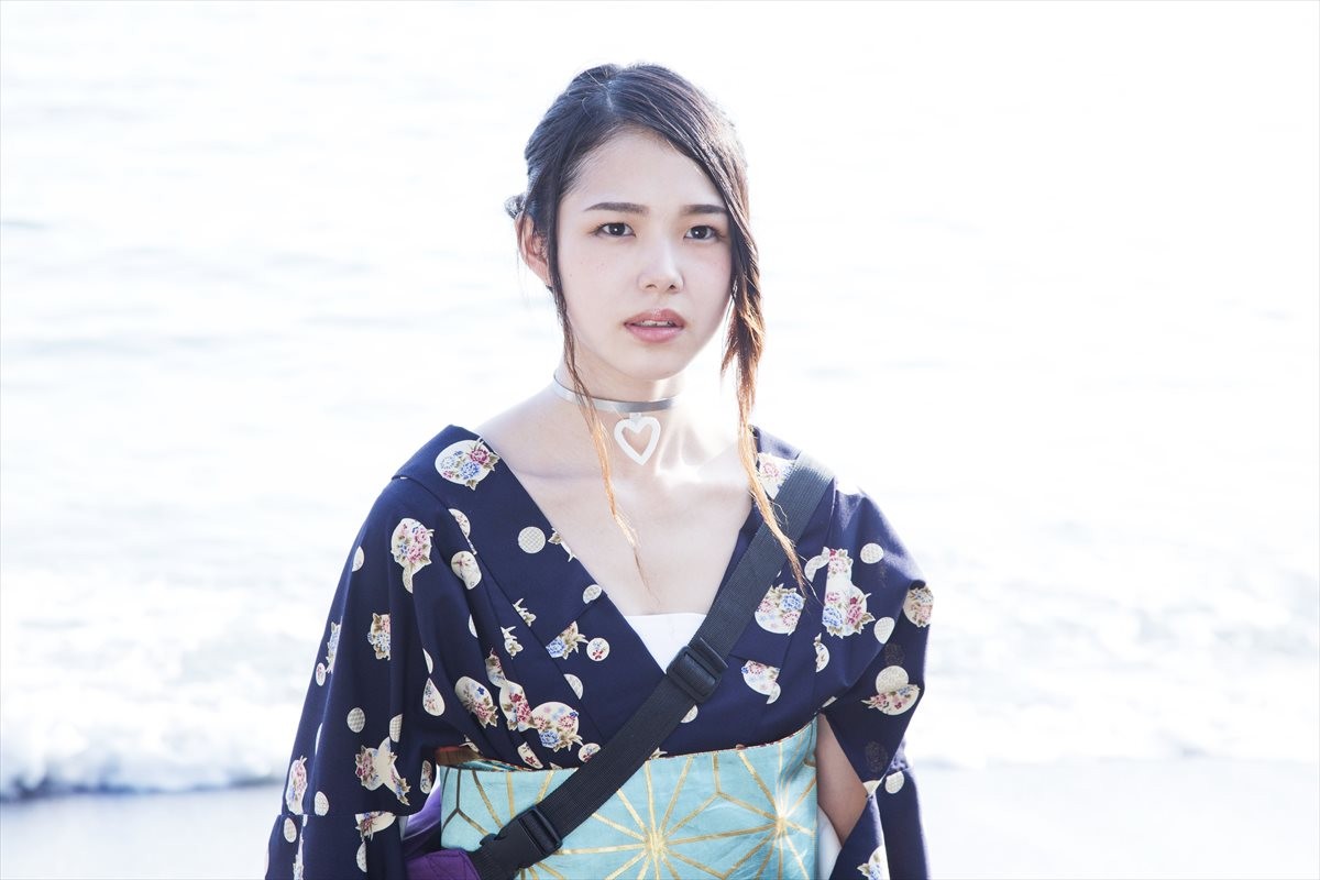 山谷花純、衝撃の血まみれ映像公開！『シンデレラゲーム』場面写真一挙解禁