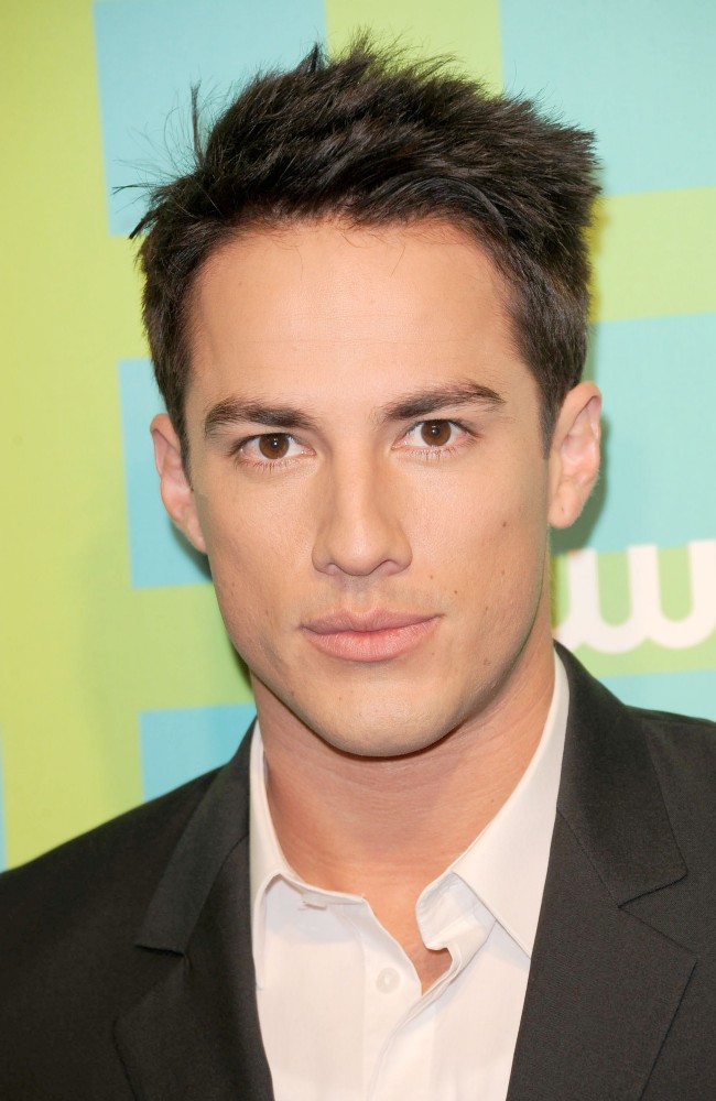 マイケル・トレヴィーノ、Michael Trevino