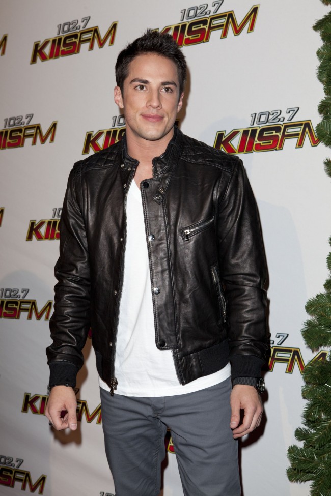 マイケル・トレヴィーノ、Michael Trevino