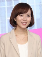 比嘉愛未、両親の写真を公開「父には内緒」