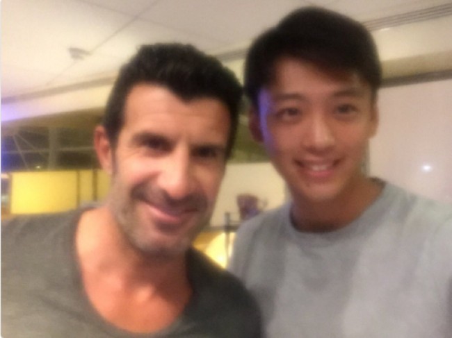 竹内涼真、まさかのルイス・フィーゴ選手(サッカー)と感激の対面!