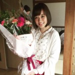 大原櫻子、『スキコト』撮影終了　大きな花束手に笑顔