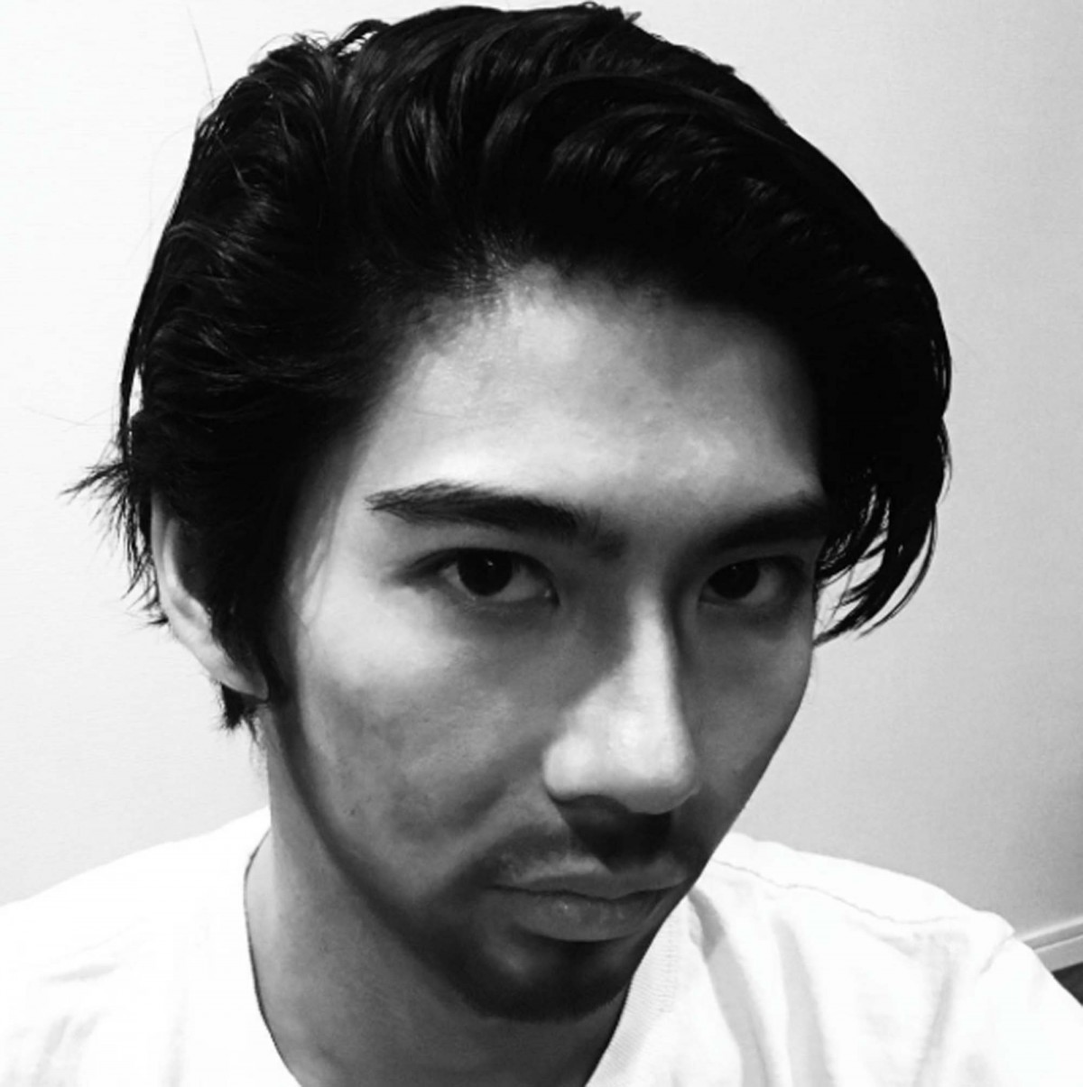 賀来賢人のヒゲはアリ? それともナシ?