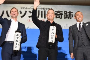『ハドソン川の奇跡』ジャパンプレミアに出席したアーロン・エッカート、トム・ハンクス、市川海老蔵