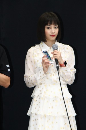 ソフトバンク『iPhone 7／iPhone 7 Plus発売セレモニー』に出席した広瀬すず