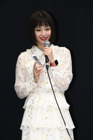 ソフトバンク『iPhone 7／iPhone 7 Plus発売セレモニー』に出席した広瀬すず