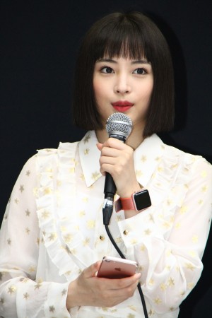 ソフトバンク『iPhone 7／iPhone 7 Plus発売セレモニー』に出席した広瀬すず