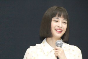 ソフトバンク『iPhone 7／iPhone 7 Plus発売セレモニー』に出席した広瀬すず