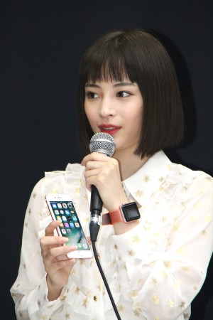 ソフトバンク『iPhone 7／iPhone 7 Plus発売セレモニー』に出席した広瀬すず