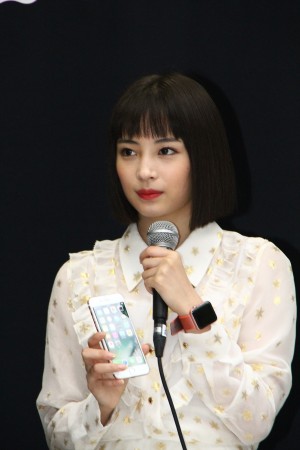 ソフトバンク『iPhone 7／iPhone 7 Plus発売セレモニー』に出席した広瀬すず