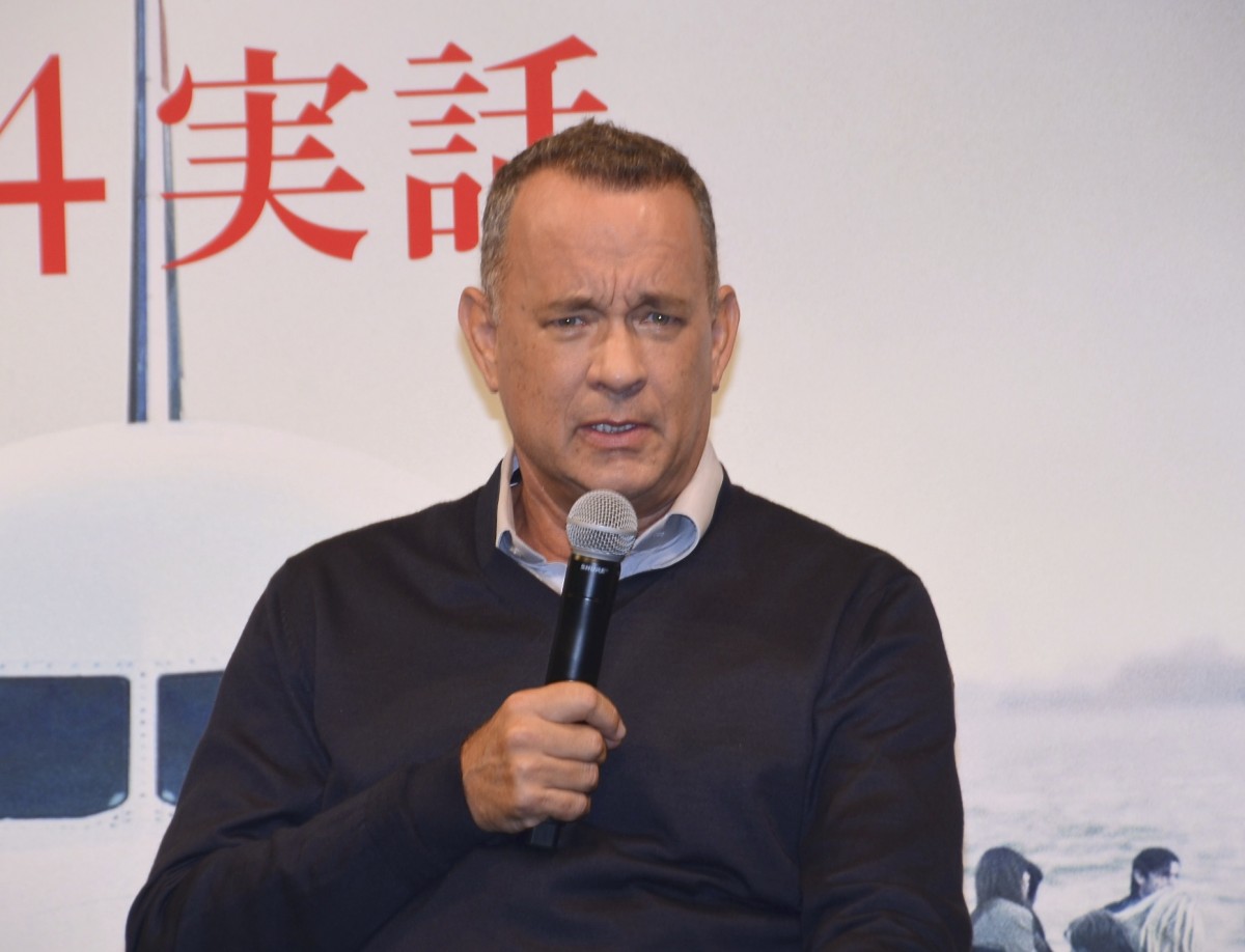 トム・ハンクス、イーストウッド監督の顔マネ披露！しかめっ面は「機嫌の良い時」