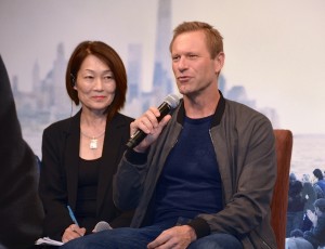 アーロン・エッカート、『ハドソン川の奇跡』来日会見にて