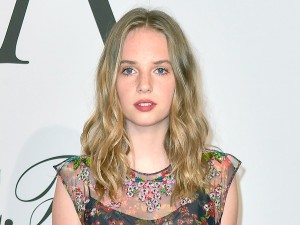 マヤ・サーマン・ホーク