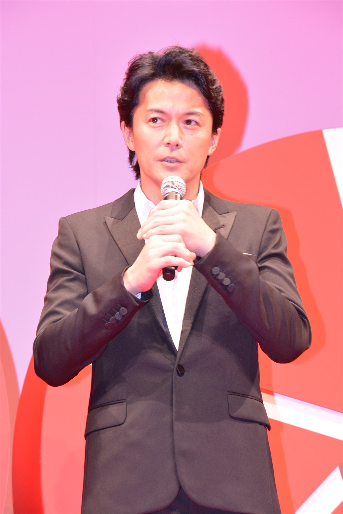 福山雅治、尾行手口に「すごく興味深い」今後のパパラッチ対策の参考に!?