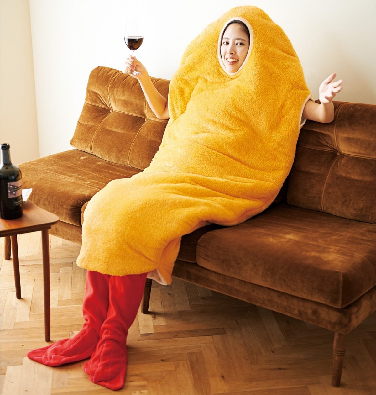 「着るエビフライ寝袋」発売！ 今年の冬は“笑い”と“衣”に包まれて