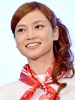 平愛梨、“胸チラショット”の写真集「見た後はすぐ忘れて（笑）」