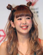 藤田ニコル、ローラからの早すぎるXmasプレゼントにびっくり