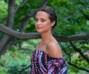 『ジェイソン・ボーン』新ヒロイン、アリシア・ヴィキャンデル初来日