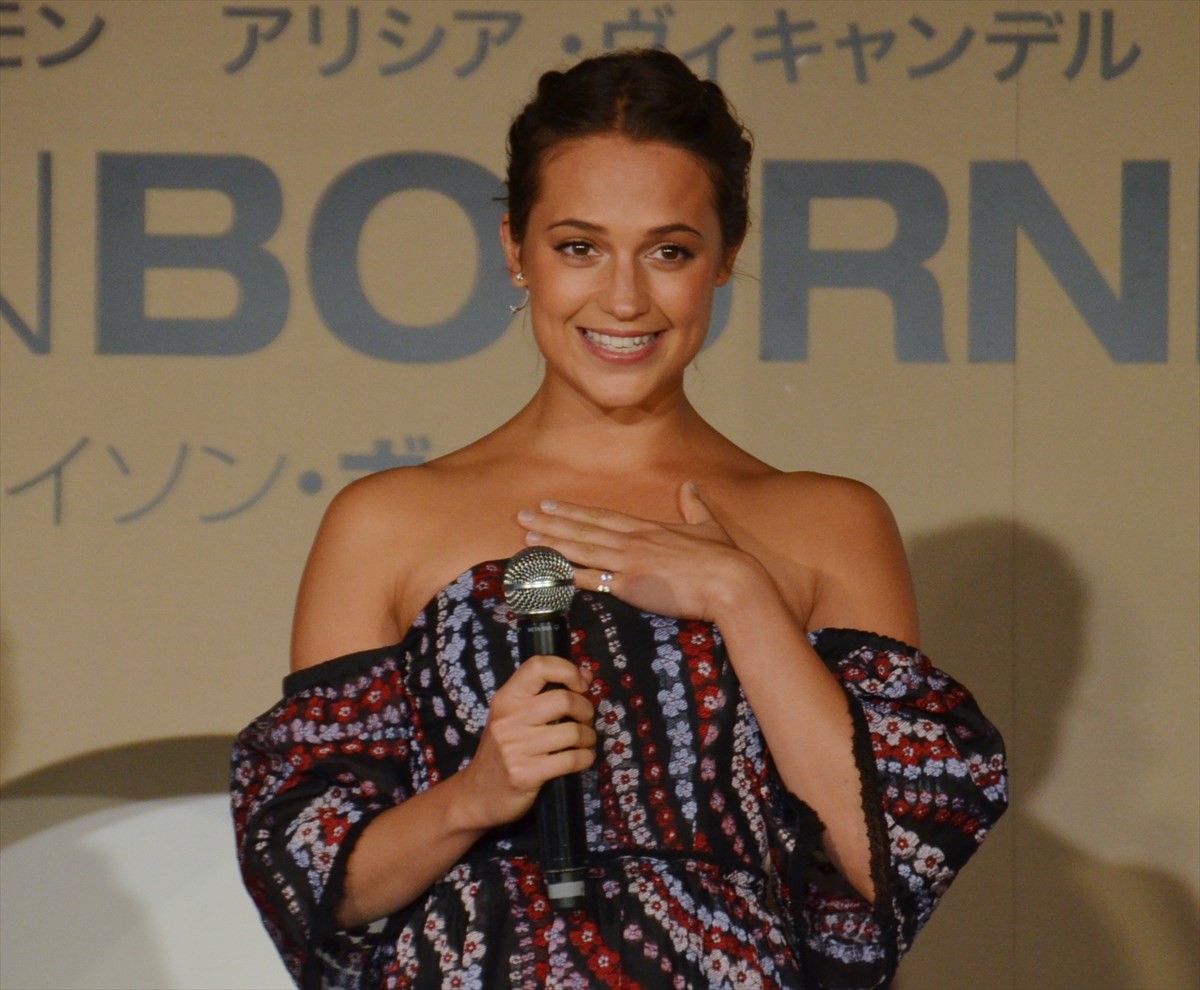 『ジェイソン・ボーン』新ヒロイン、トレエン斎藤のボケにも対応  女優力を発揮