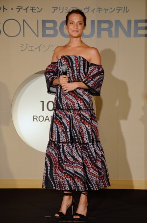 『ジェイソン・ボーン』新ヒロイン、アリシア・ヴィキャンデル初来日