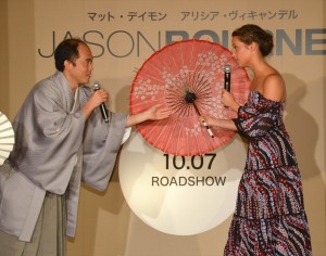 初来日のアリシア・ヴィキャンデルをアテンドする、トレンディエンジェル