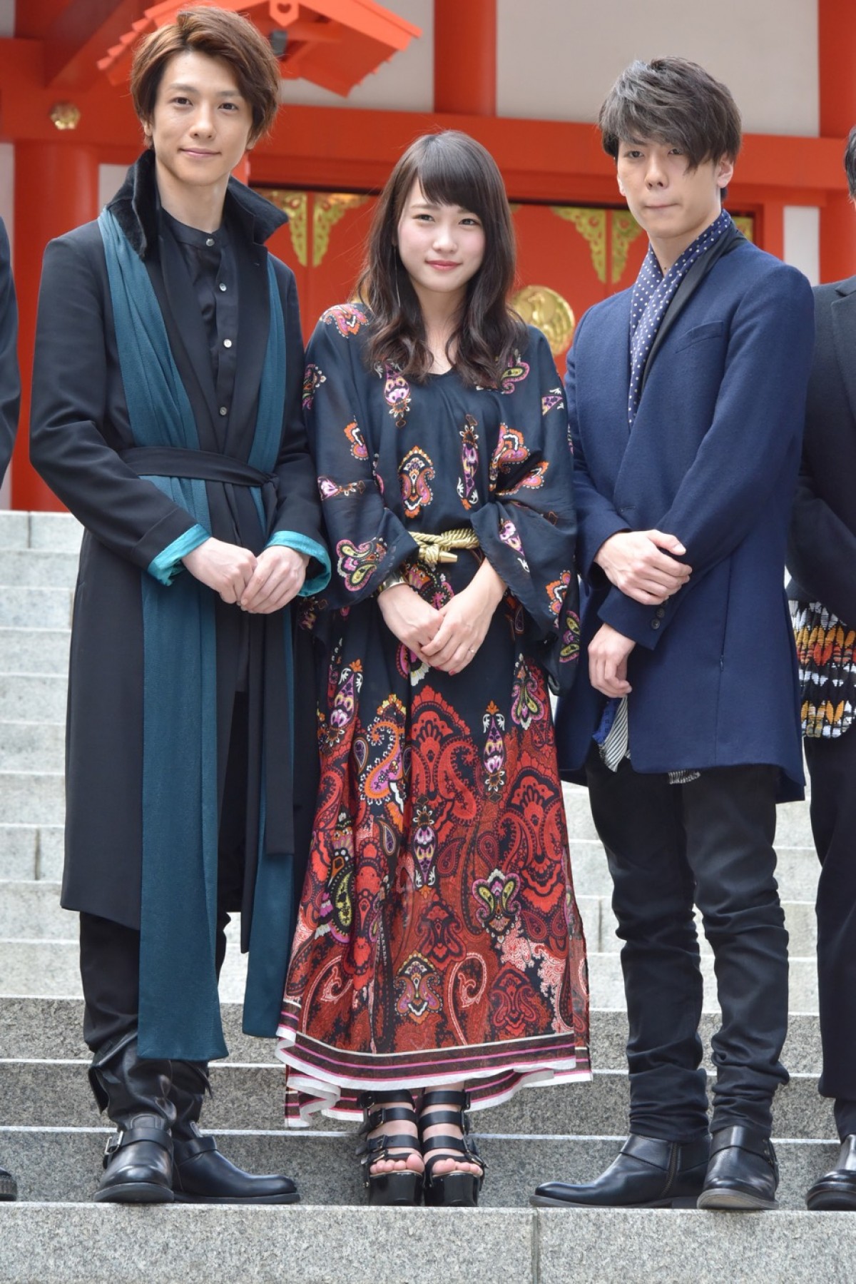 川栄李奈、SPEED島袋と婚約した早乙女友貴に続く？「オーラ吸い取ってます」