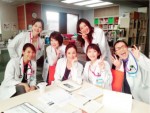 白鳥久美子、吉岡里帆、吉田羊、相武紗季らと白衣で集合ショット　新ドラマに期待の声