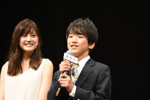 『ボクの妻と結婚してください。』完成披露試写会に登場した佐藤ありさ＆込江海翔