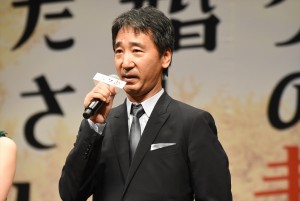 『ボクの妻と結婚してください。』完成披露試写会に登場した三宅喜重監督