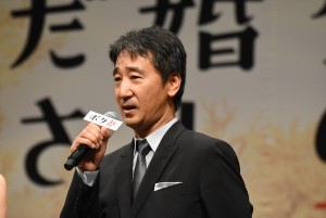『ボクの妻と結婚してください。』完成披露試写会に登場した三宅喜重監督