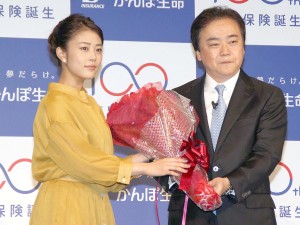 「簡易生命保険誕生100周年記念」イベントに登場した、高畑充希