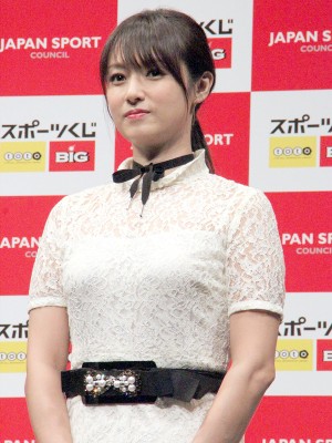 スポーツくじ感謝イベントに登場した深田恭子