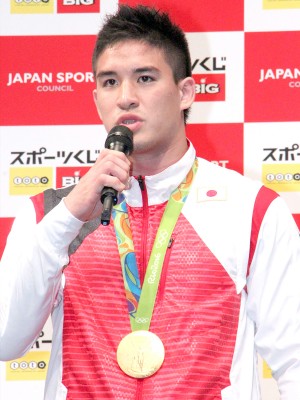 スポーツくじ感謝イベントに登場した、柔道のベイカー茉秋選手