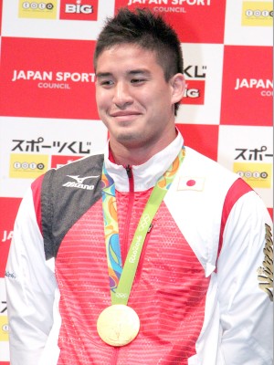 スポーツくじ感謝イベントに登場した、柔道のベイカー茉秋選手