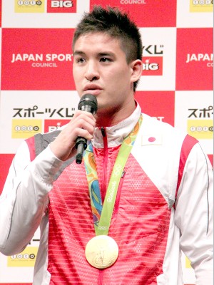 スポーツくじ感謝イベントに登場した、柔道のベイカー茉秋選手